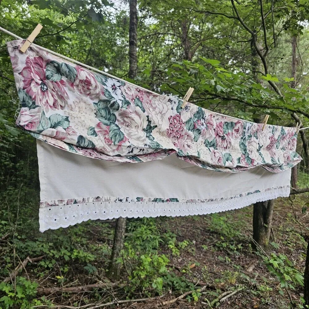 Vintage Cottagecore Pink Rose Floral Curtain Valance | Eyelet Lace | 100% Cotton